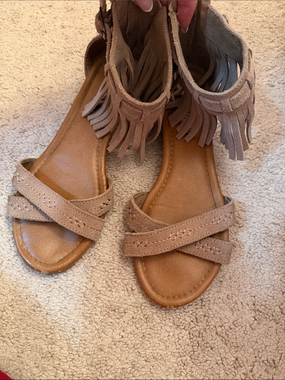 Women’s Minnetonka Taupe suede Fringe Ankle-Strap Sandals sz 7